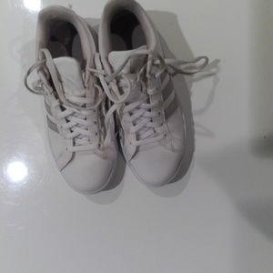 ladies sneakers